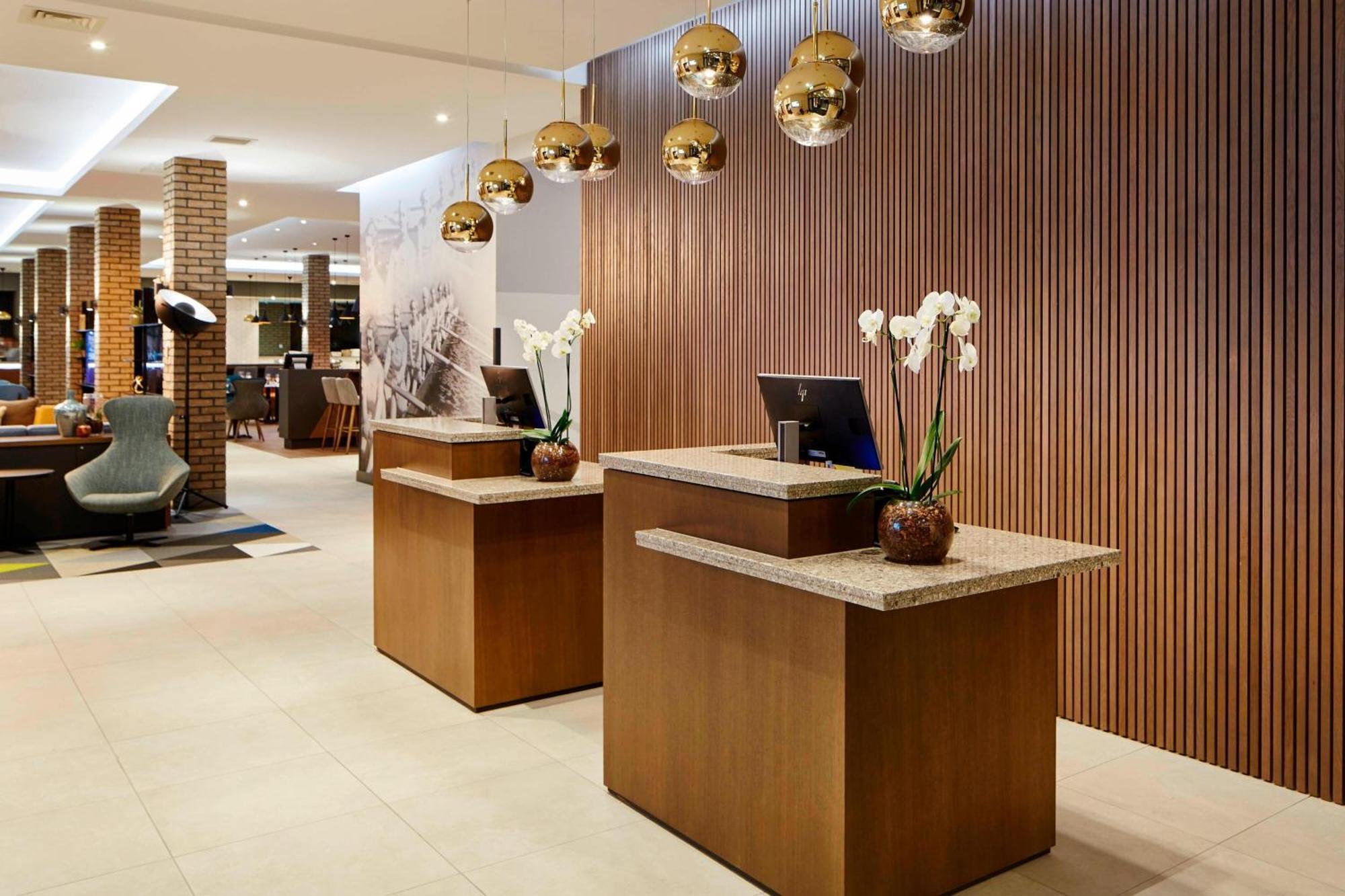 Courtyard By Marriott Oxford South Hotell Abingdon-on-Thames Eksteriør bilde